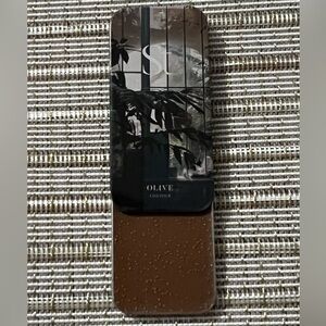 SEINT MAKEUP TIN CONTOUR IN COLOR OLIVE